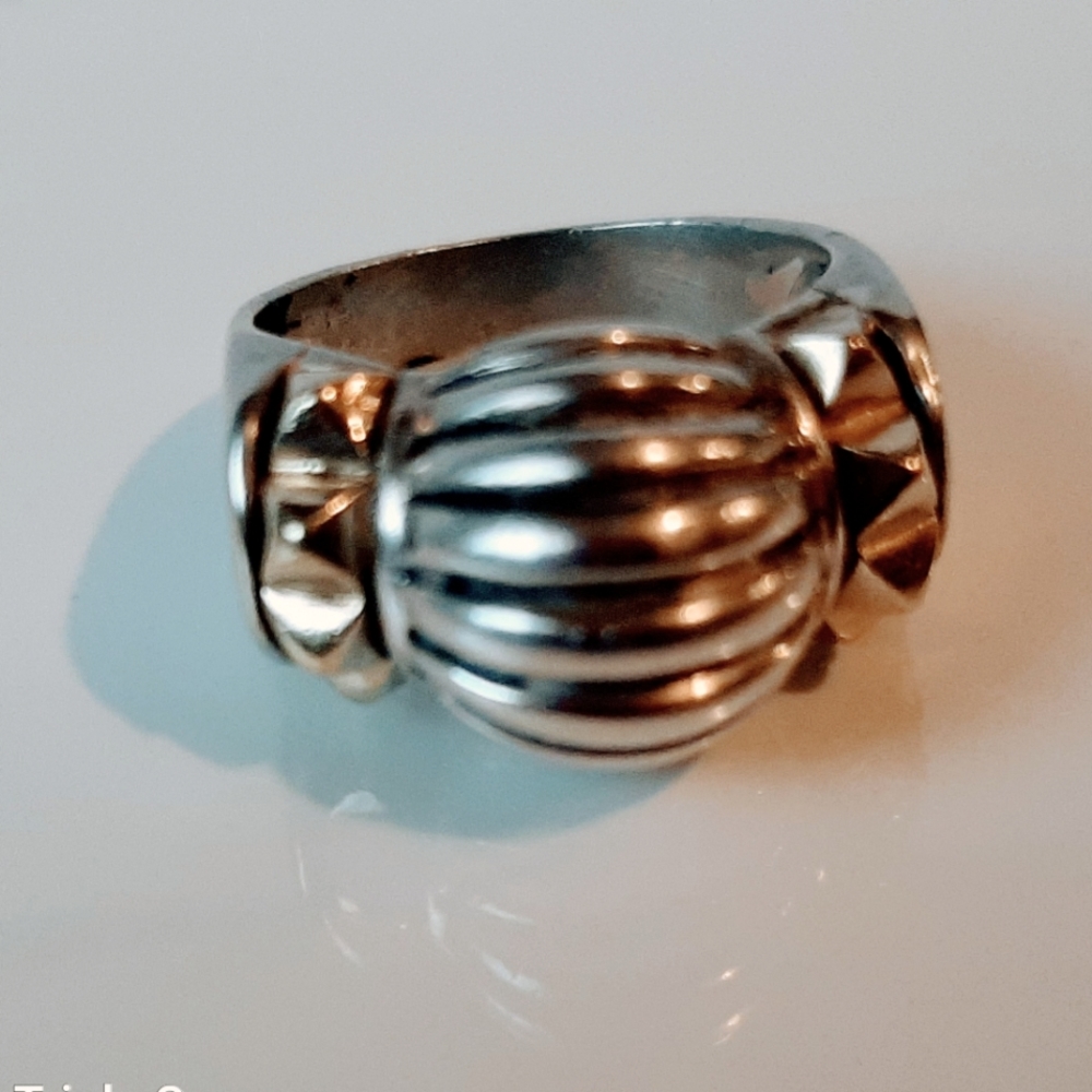 Lagos Caviar .925 Sterling Silver / 18k Gold 750 Beads Fluted Done Size 7 (14g)